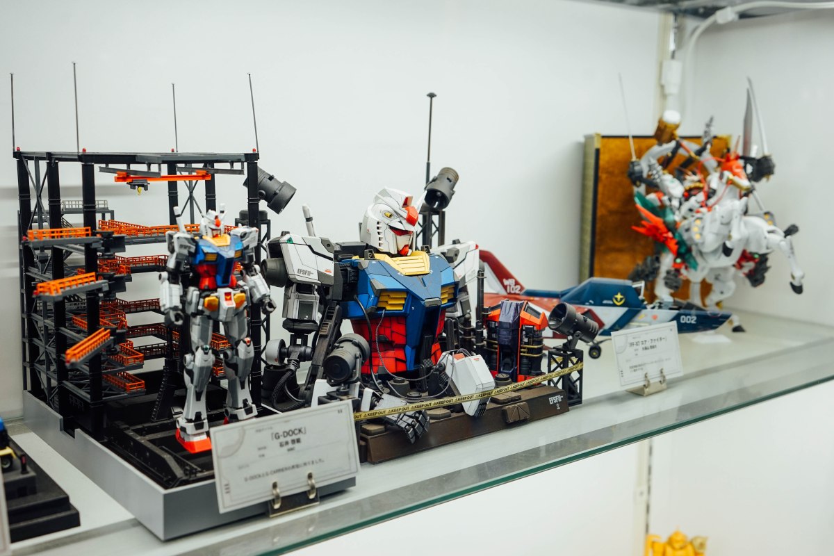 gundam-factory-yokohama-gift-shop-gundam-base-yokohama-satellite-3