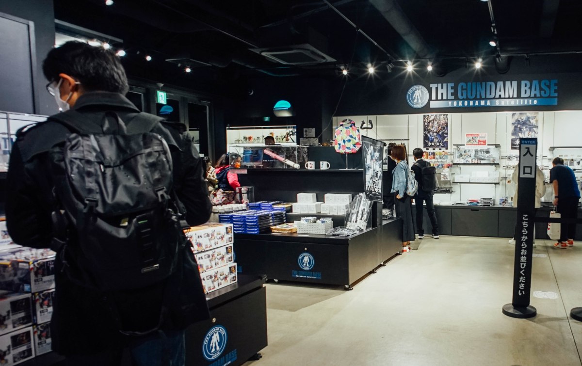 gundam-factory-yokohama-gift-shop-gundam-base-yokohama-satellite