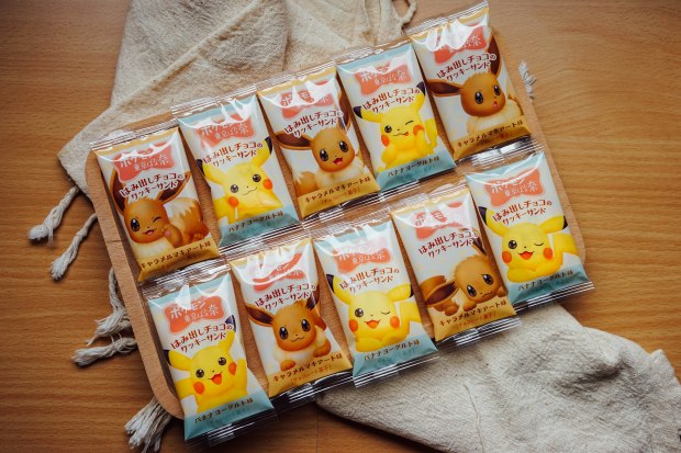 tokyo-banana-pokemon-chocolate-sand (1)