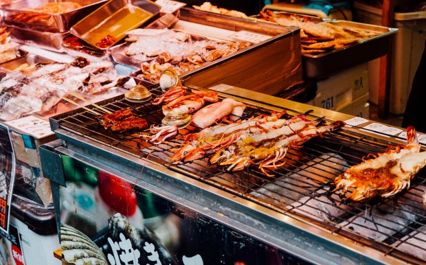 tsukiji-outer-market-grilled-seafood-3