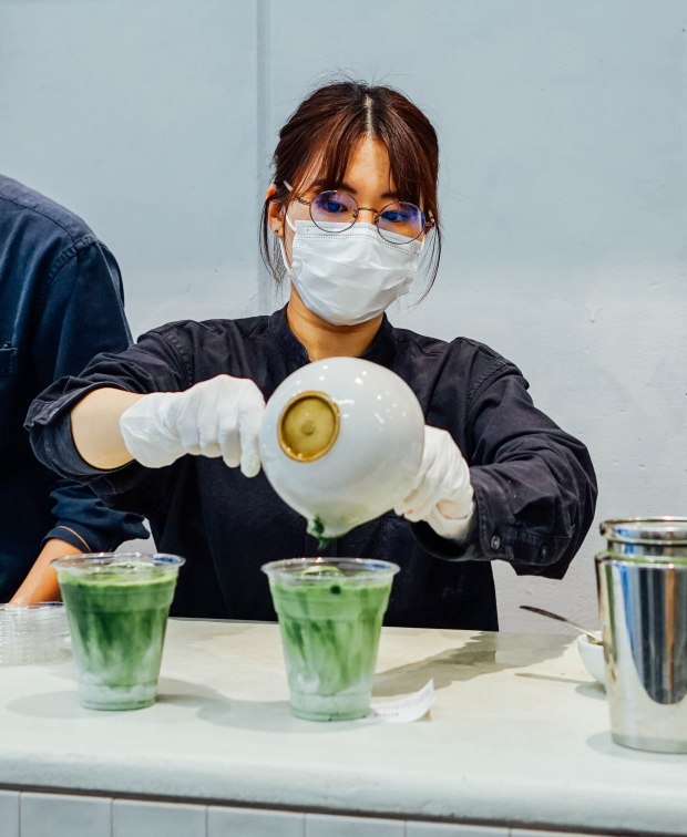 tsukiji-outer-market-matcha-stand-maruni