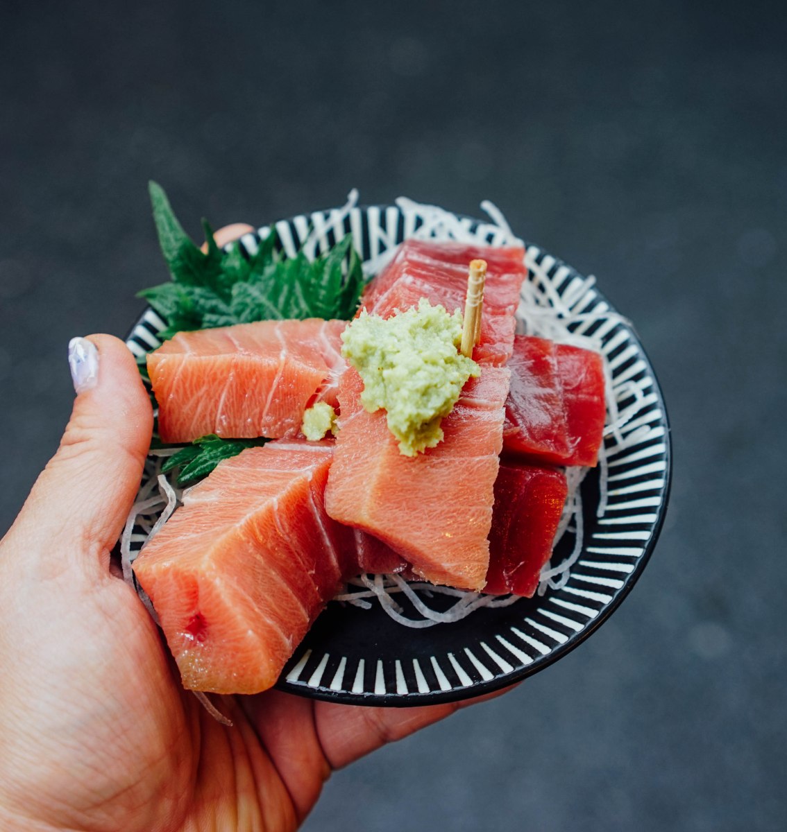 tsukiji-outer-market-sashimi-2