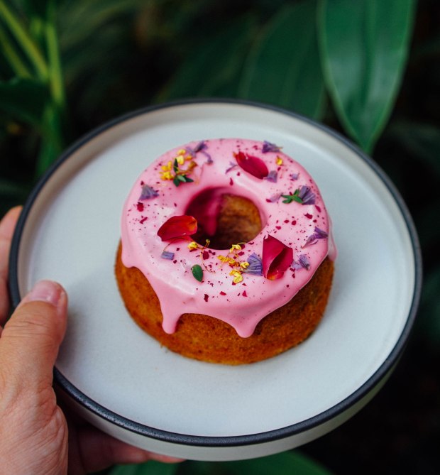 rise-bakehouse-raspberry-lychee-rose-teacake