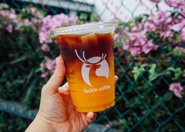 luckin-coffee-orange-americano