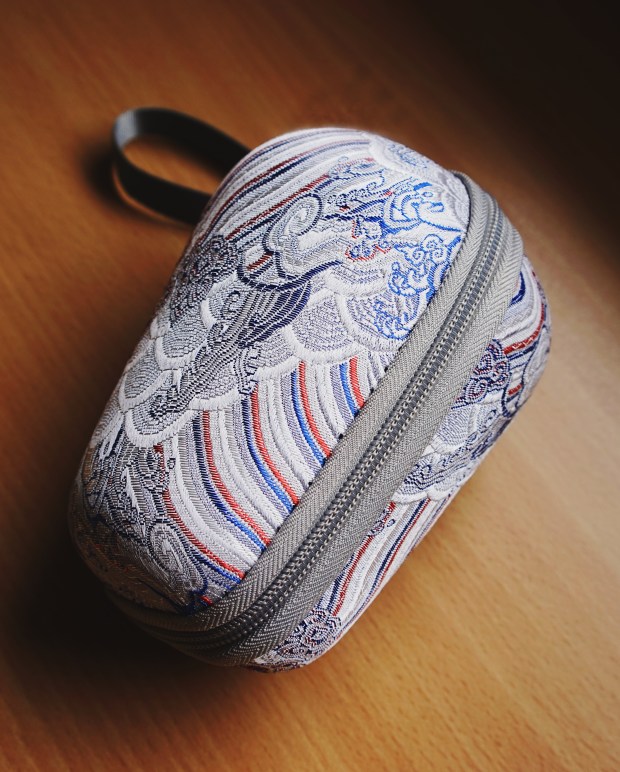 umi-tea-set-maneki-neko-fortune-cat-travel-tea-set