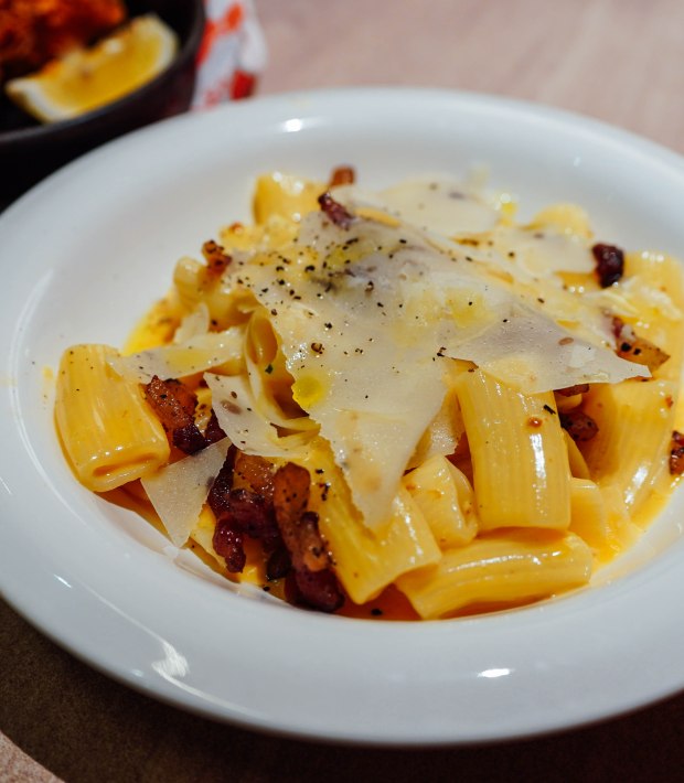 casa-vostra-carbonara-rigatoni