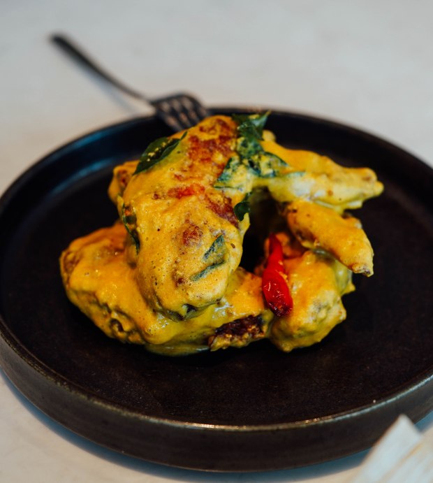 chatterbox-cafe-crispy-salted-egg-chicken-wings