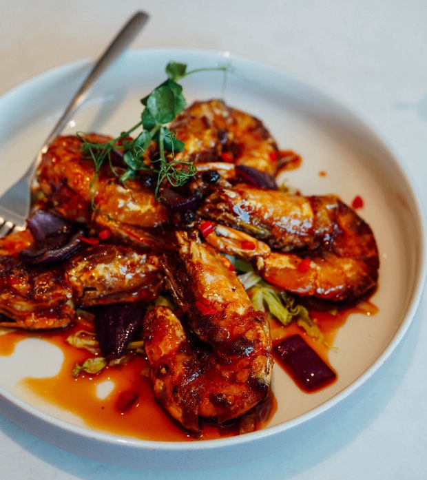 chatterbox-cafe-stir-fried-prawns-with-palm-sauce