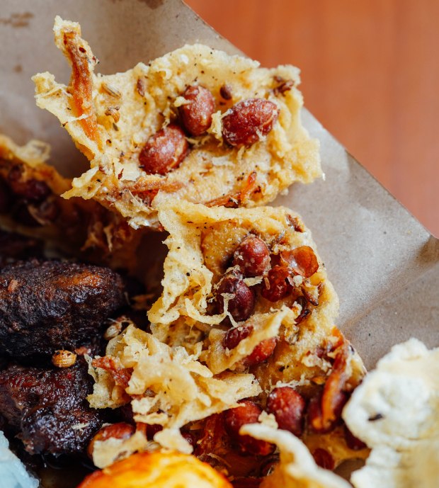 nyonya-next-door-mixed-crackers